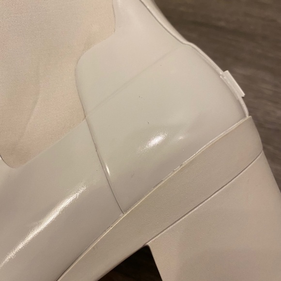 Hunter Refined Slim Fit Gloss Mid Heel Boots - Picture 6 of 14